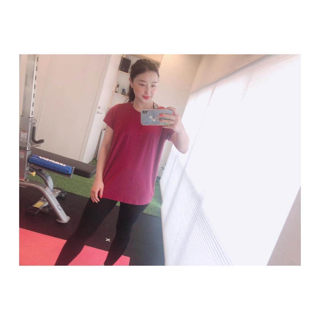 のインスタグラム：「今日も今日とて ジムからのアクション稽古へ。 @masaya__yamagishi さん いつもありがとうございます！ . #ランニング #ランニング女子  #筋トレ #筋トレ女子  #トレーニングウエア #パーソナルトレーニング #ランスタグラム #fitness  #run #running #bondsgym #六本木 #pink #victoriassecret #reebok」