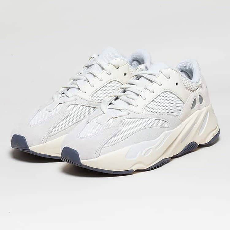 Sneaker Newsさんのインスタグラム写真 - (Sneaker NewsInstagram)「The adidas Yeezy Boost 700 “Analog” is dropping on 4/27 at select retailers worldwide. For a full store list and Where To Buy guide, tap the link in our bio.」4月21日 11時54分 - sneakernews