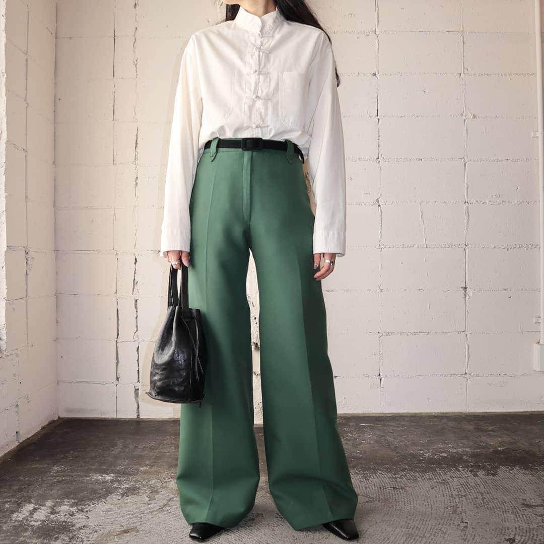 吉祥寺 古着屋 Orfeoのインスタグラム：「China Shirt Jacket × Flared Pants  #orfeo #kichijoji #vintage #used #fashion #coordinate #outfitts  掲載商品のお問い合わせはメールにて承っております。コメント、DMでのお問い合わせは受け付けておりませんのでご了承ください。」