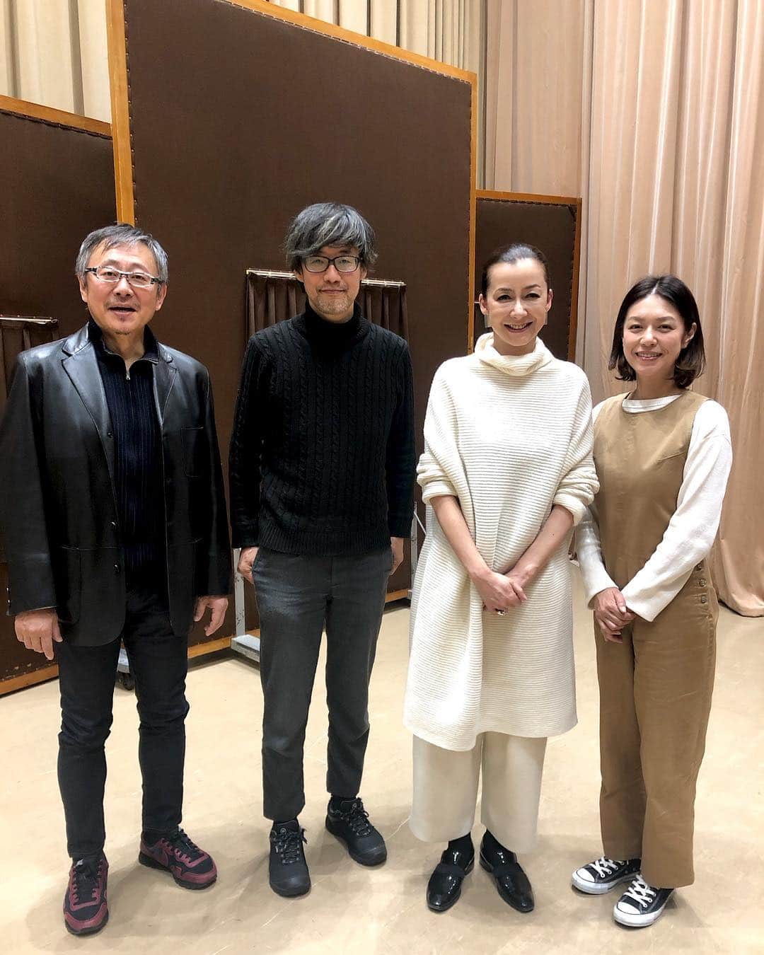 加藤紀子のインスタグラム：「日曜お昼0時15分からは NHK-FM「トーキングウィズ松尾堂」 https://www4.nhk.or.jp/matsuodo/  ゲストにモデル…桐島かれんさん、 映画監督…山崎貴さんをお迎えして 「1964年生まれ、昭和と平成を振り返る」をテーマにお話を伺います！  その後13時55分からは Tokyo-Fm 「ルノーサンデーボヤージュ」 https://www.tfm.co.jp/voyage/  お時間合う方お付き合い頂けたら嬉しいです！  #トーキングウィズ松尾堂  #ルノーサンデーボヤージュ」