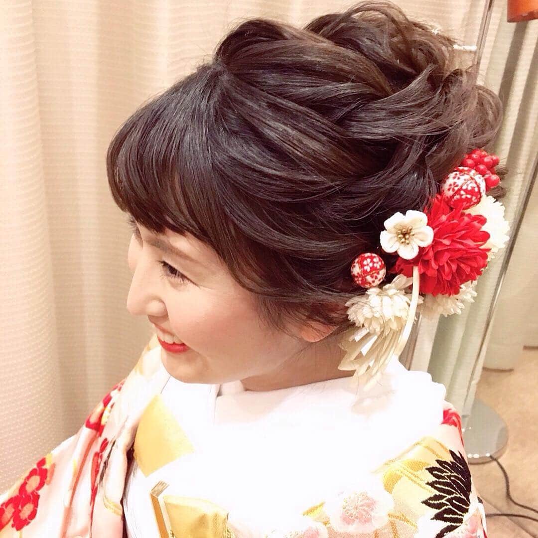 ウェディングプロデュース ラリアンスのインスタグラム：「少しルーズな和装ヘアアレンジ💐 . . .  wedding👰🌿 . . ❤︎❤︎❤︎ #hearttreewedding #レストランウェディング #KADODE芝大門店 #ブライダルヘアメイク」