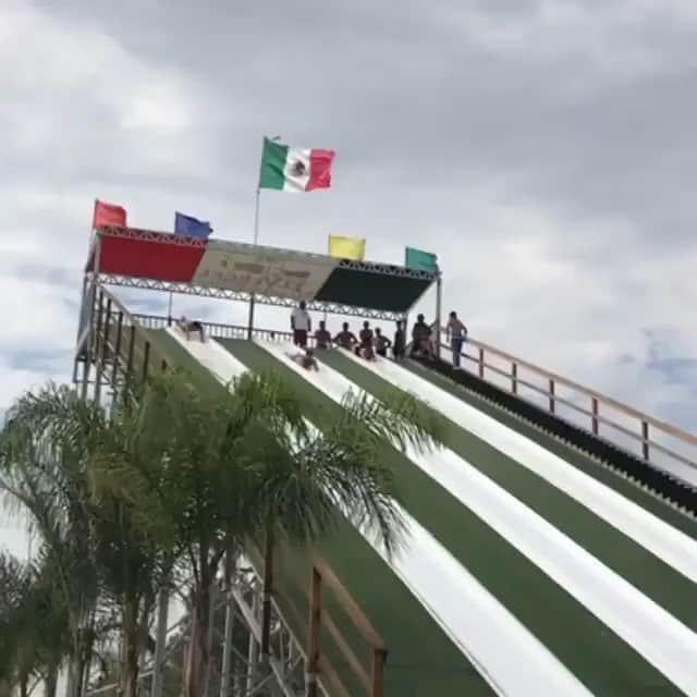 ホセ・レイエスのインスタグラム：「Se ve divertido donde será eso 🤷🏿‍♂️ no eh Pol na..eh pa yo sabeL 🤔」