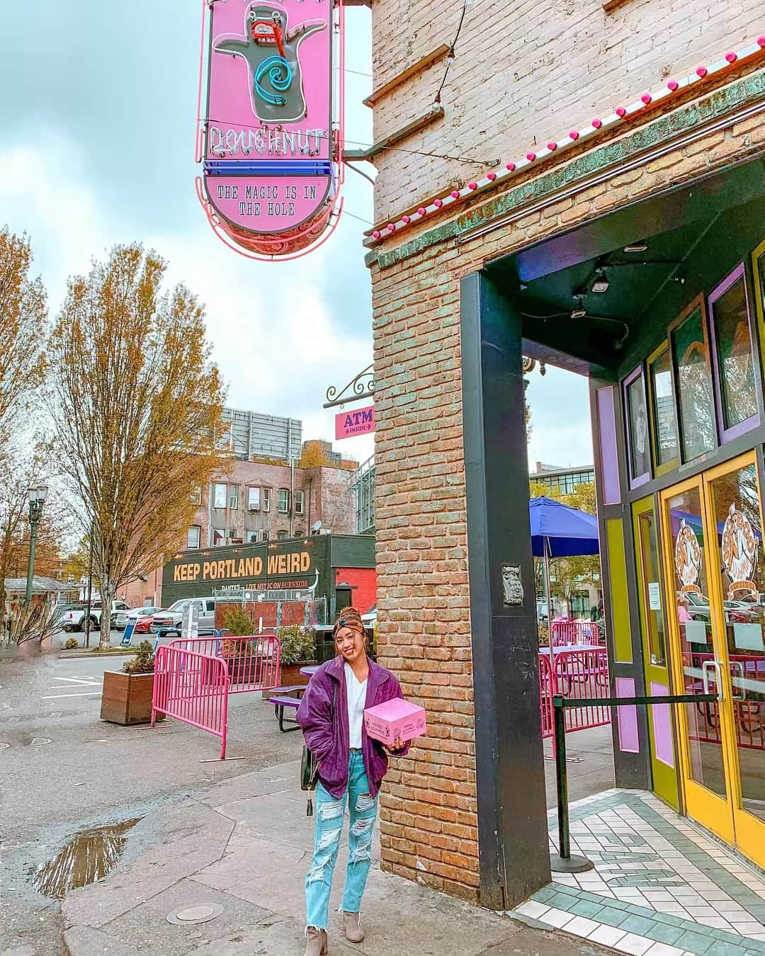 羽石杏奈さんのインスタグラム写真 - (羽石杏奈Instagram)「“KEEP PORTLAND WEIRD” 😈🇺🇸 . 可愛かったドーナツ屋さんの前で🍩アメリカ食で太ったので、絶賛ダイエット中。笑 photo in #portland #mainland #usa #oregon #oregonstate #keepportlandweird #donuts #voodoodonuts #ootd #lovedonuts #ポートランド #オレゴン」4月21日 12時56分 - hawaiianna913