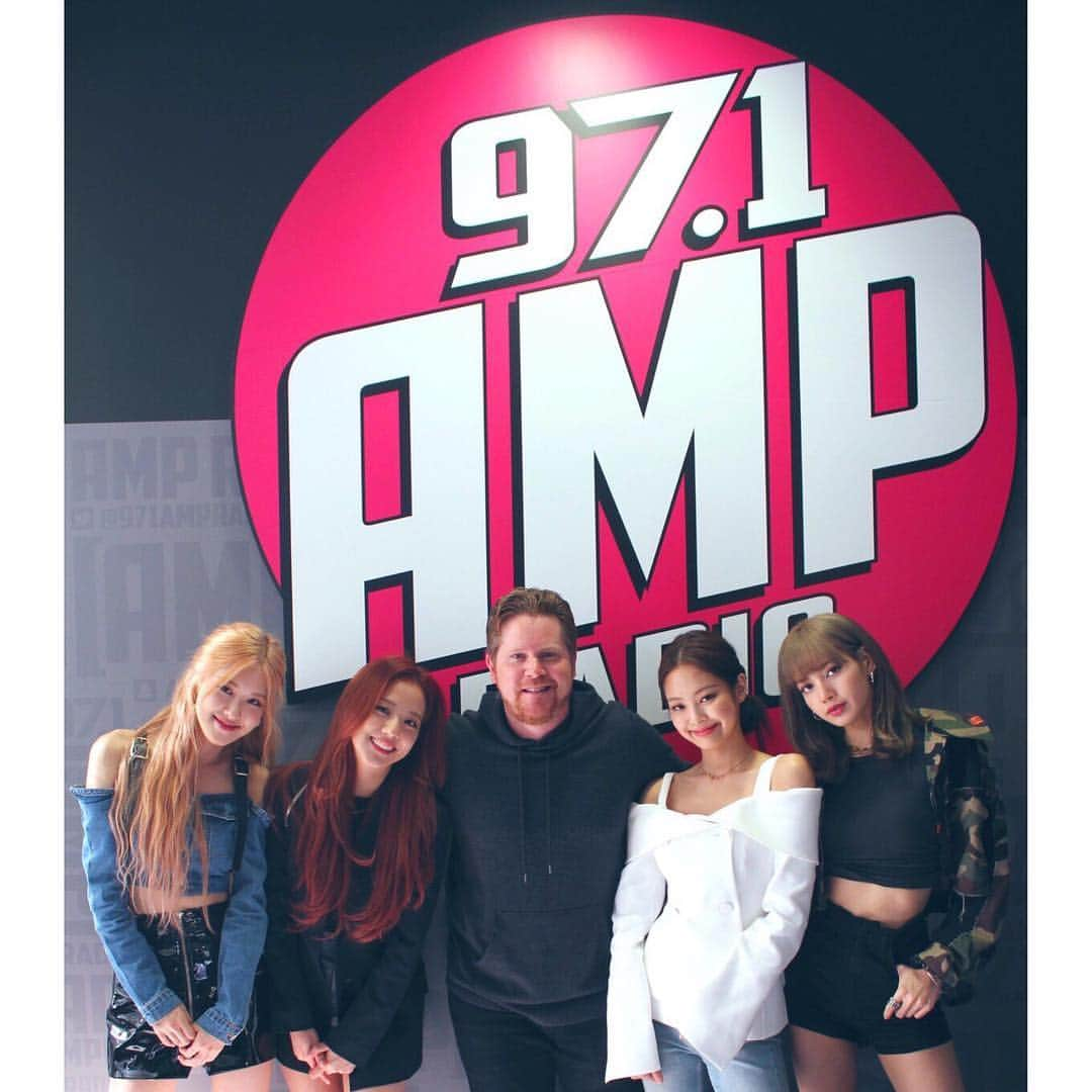 BLACKPINKさんのインスタグラム写真 - (BLACKPINKInstagram)「#BLACKPINK #블랙핑크 #JoJo_On_The_Radio #Zach_Sang_Show #McCabe_On_Air #YG @1027kiisfm @jojowright @iheartcountdown @zachsangshow @zachsang @971ampradio @mccabeonair」4月21日 13時01分 - blackpinkofficial