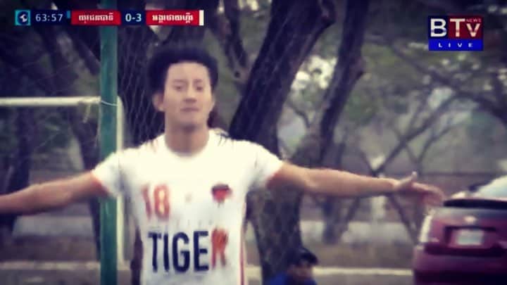 杉山丈一郎のインスタグラム：「今シーズン初ゴール決めれました！ ・ 今シーズンなかなか得点出来ず苦労していますが、 ・ まだまだこれから！ ・ ・ ・ #Cambodia #siemreap #football #footballer #lovefootball #championsleague #SoutheastAsia #backpacker #Neymar #neymarjr #njr #messi #カンボジア #シェムリアップ #東南アジア #海外サッカー #海外生活 #海外在住 #海外好きな人と繋がりたい #サッカー少年 #サッカー小僧 #ジュニアサッカー #少年サッカー #サッカーママ #サカママ #サッカースクール #ドリブル #ネイマール #サッカー好き #サッカー好きな人と繋がりたい」