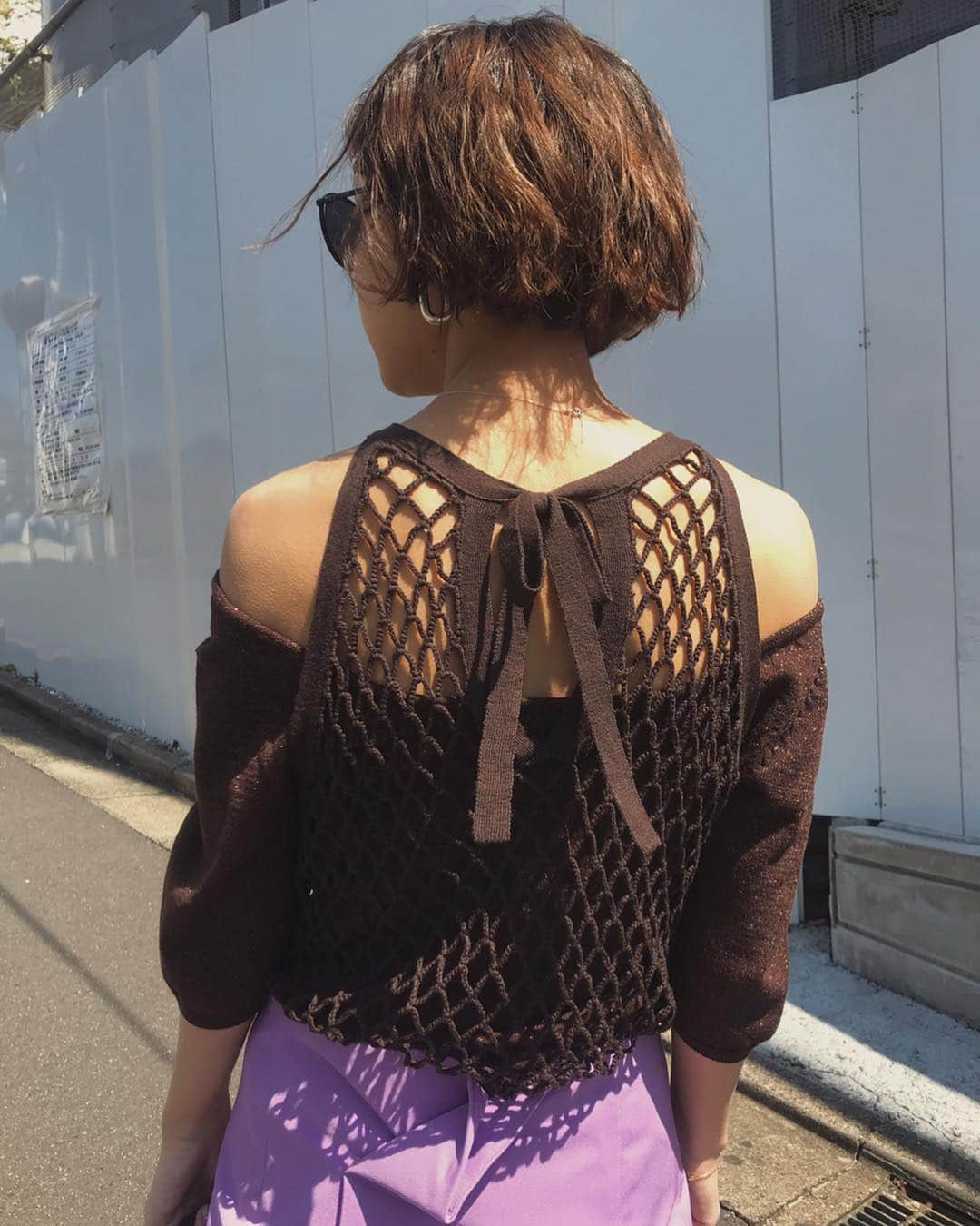 黒石奈央子さんのインスタグラム写真 - (黒石奈央子Instagram)「あめりふく .  MEDI CROCHET LAYERED KNIT ¥13800+tax 4/23 TRIANGLE HEM SK ¥14800+tax 4/23 サングラス  RAEN  4/26 . 可愛いヘムなスカートが、上がってきました♫360度見え方が違うスカート！ パープルの色味も絶妙！ クロシェセットのニットはベースはラメ糸を使用してます！それぞれ単品でも使えるよ！ .  @ameri_shinjuku @amerivintage @ameri_daikanyama #ameri#amerivintage #fashion #coordinate#ootd#outfit#osanposnap #705_outfit #大人ファッション #大人コーディネート #大人スタイル #modestyle #modefashion#modecasual」4月21日 13時03分 - blackstone705