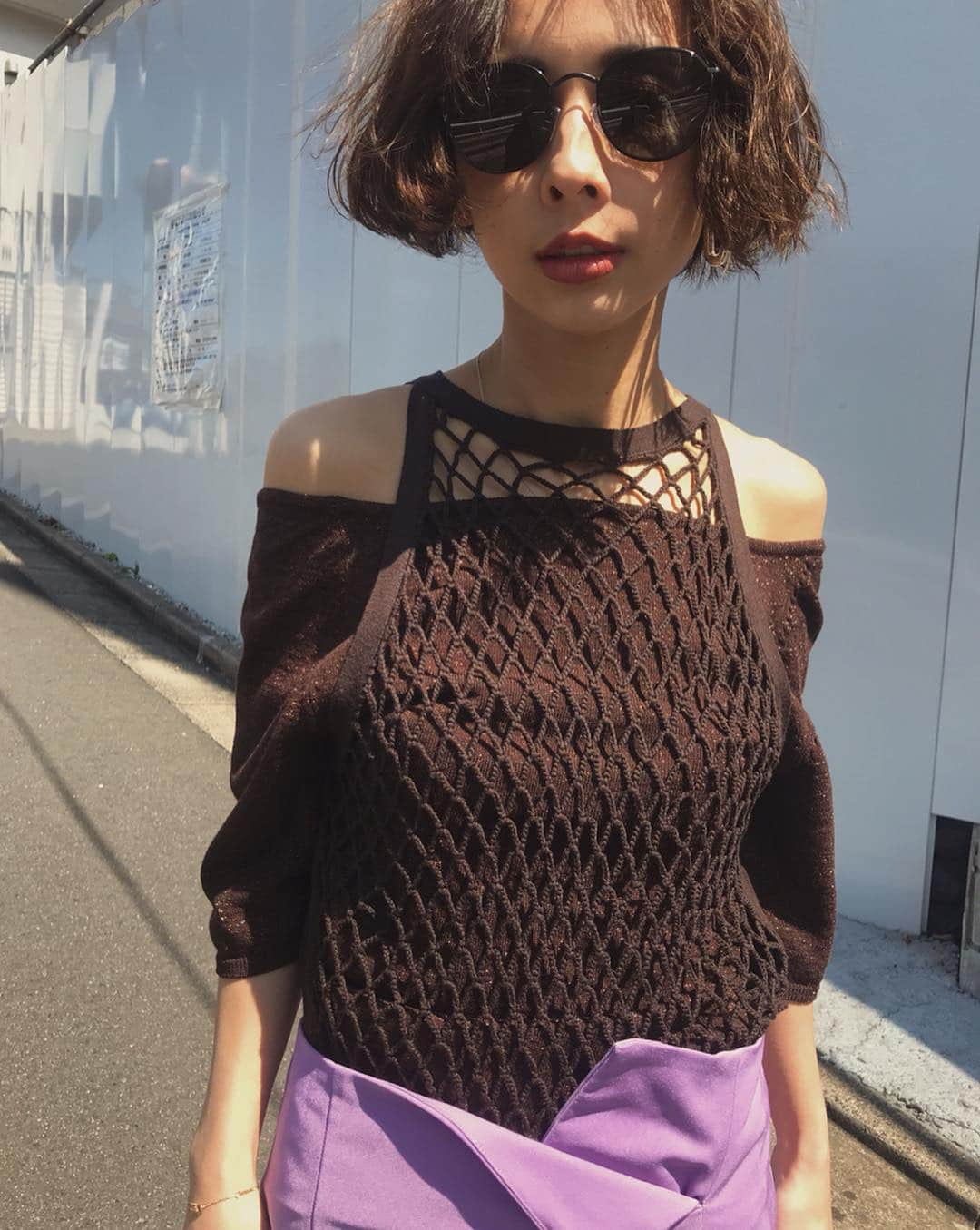 黒石奈央子さんのインスタグラム写真 - (黒石奈央子Instagram)「あめりふく .  MEDI CROCHET LAYERED KNIT ¥13800+tax 4/23 TRIANGLE HEM SK ¥14800+tax 4/23 サングラス  RAEN  4/26 . 可愛いヘムなスカートが、上がってきました♫360度見え方が違うスカート！ パープルの色味も絶妙！ クロシェセットのニットはベースはラメ糸を使用してます！それぞれ単品でも使えるよ！ .  @ameri_shinjuku @amerivintage @ameri_daikanyama #ameri#amerivintage #fashion #coordinate#ootd#outfit#osanposnap #705_outfit #大人ファッション #大人コーディネート #大人スタイル #modestyle #modefashion#modecasual」4月21日 13時03分 - blackstone705