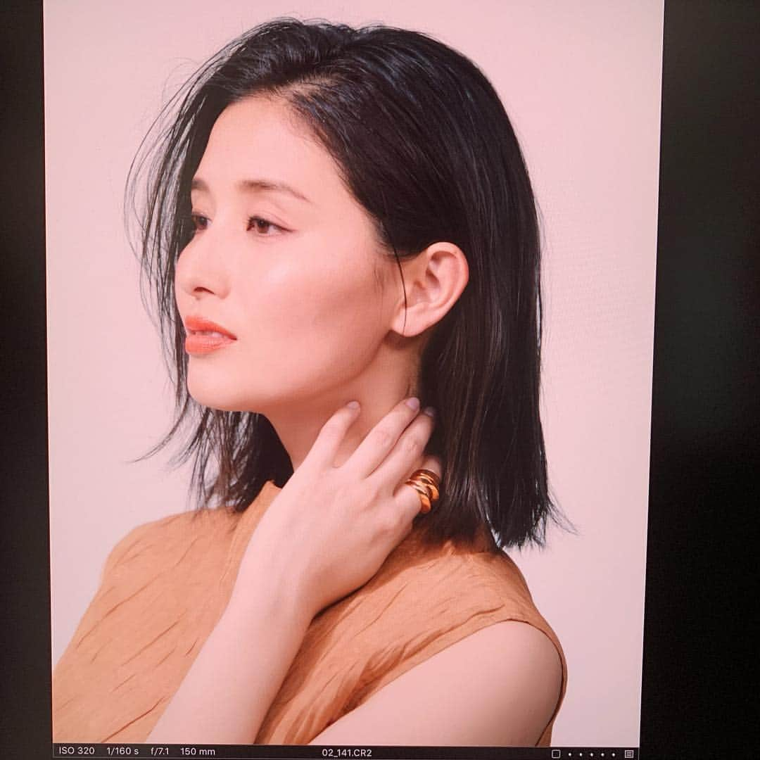 橋本マナミさんのインスタグラム写真 - (橋本マナミInstagram)「@be_story_official  #美スト  発売中🥰🥰 唇がふっくら見えるリップたくさん載ってます😘」4月21日 13時26分 - manami84808