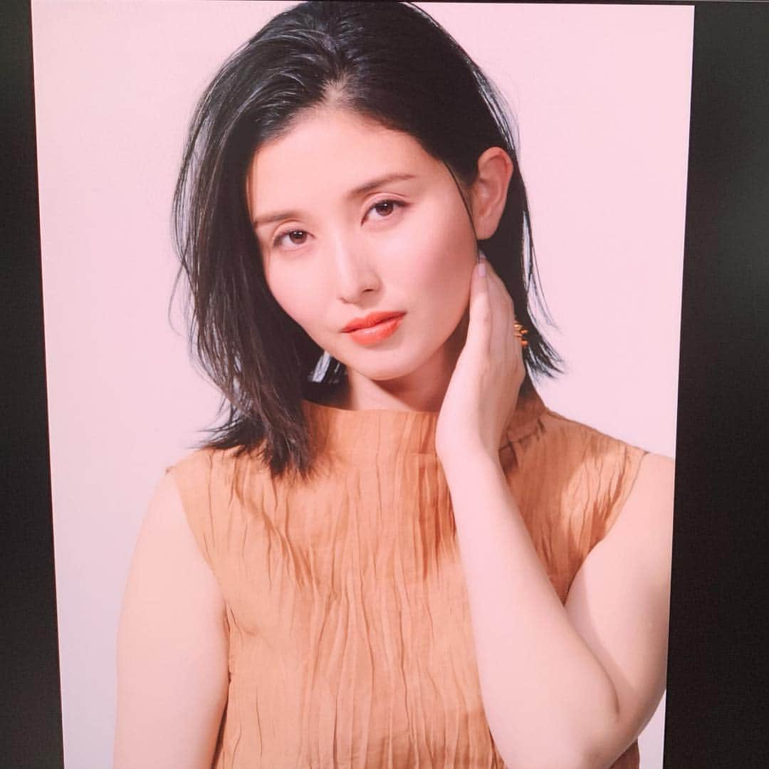 橋本マナミさんのインスタグラム写真 - (橋本マナミInstagram)「@be_story_official  #美スト  発売中🥰🥰 唇がふっくら見えるリップたくさん載ってます😘」4月21日 13時26分 - manami84808