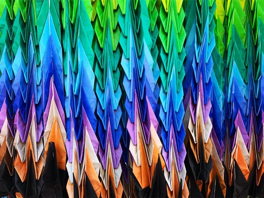 ALINA AKULAさんのインスタグラム写真 - (ALINA AKULAInstagram)「🌈 декор оригами в храме 💜💙❤️🧡💛💚 . #愛 #ファッション #今日一番いい写真 #写真 #芸術 #きれい #ゴジラロード #旅 #幸せ #自然 #今日一番いい画像  #theglobewanderer #traditional #origami #оригами #цвет #ярко #sugoi #таккруто #япония #passportready #explorer #rainbow  #travel #travelnomad #travelgram #радуга #travelblogger #путешествие #путешествия」4月21日 13時21分 - radharanievna