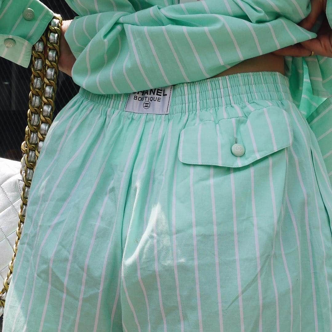 Vintage Brand Boutique AMOREさんのインスタグラム写真 - (Vintage Brand Boutique AMOREInstagram)「Vintage Chanel striped cotton shirt and pants set, size 36 ▶︎Free Shipping Worldwide✈️ ≫≫≫ DM for more information 📩 info@amorevintagetokyo.com #AMOREvintage #AMORETOKYO #tokyo #Omotesando #Aoyama #harajuku #vintage #vintageshop #ヴィンテージ #ヴィンテージショップ #アモーレ #アモーレトーキョー #表参道 #青山 #原宿#東京 #chanel #chanelvintage #vintagechanel #ヴィンテージ #シャネル #ヴィンテージシャネル #amorewardrobe #アモーレワードローブ」4月21日 13時25分 - amore_tokyo
