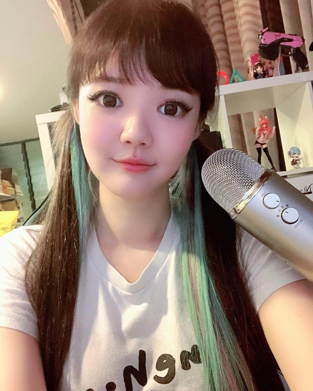 YingTzeさんのインスタグラム写真 - (YingTzeInstagram)「Yesterday’s Twintail Stream ! 🤩✨ _ I just woke up from my hibernation ~ now I’m going to takeaway brunch then watch MPL MY/SG LIVE from home . ❤️ Excited to see which team is going to win this Season 3 ! _ Tonight I’ll be streaming Mobile Legends at 9pm (GMT+8) . Yesterday’s rank was as if it never happen back to zero lol . Let’s see tonight if it’ll be any improvement!! ▶️ www.facebook.com/yingtze1206 _ #blessed #ytzgaming #facebookgaming #streamer #twintails #gamergirls」4月21日 13時44分 - yingtze