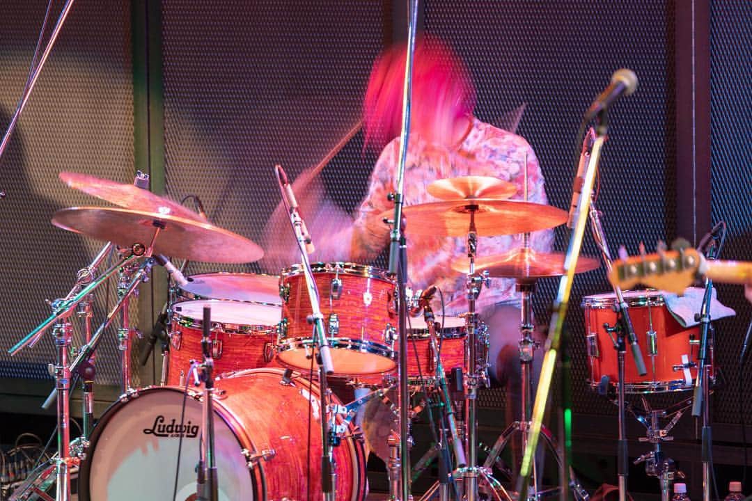 岡田真帆のインスタグラム：「シュゥゥゥウワン！！！ . #ludwigdrums  #modorange」