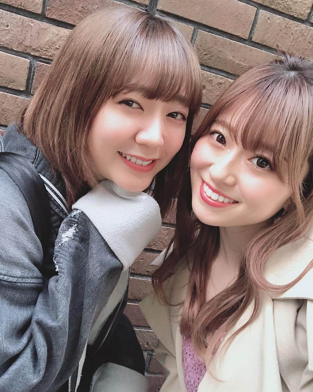 黒坂優香子さんのインスタグラム写真 - (黒坂優香子Instagram)「♡ ・ ・ あやさちゃんとお茶♡ @ayasacream  チームキーボードな2人🎹💋 ・ ・ 色々話して楽しかったなぁ☺️✨ ほっこり♡ また行こうね♡ ・ 5月18.19日のポピパちゃんとの対バンが ほんとに楽しみっ！！！🔥 ・ ・ 「NO GIRL NO CRY」を聴いて準備しておいてね！！🤤 ・ そしてみんなチケットはもうゲットしたかな？！」4月21日 14時00分 - yukakokurosaka0606