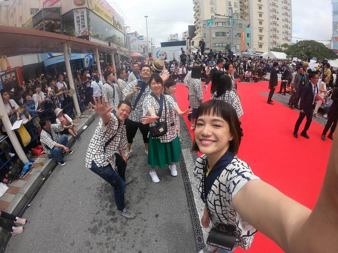 佐藤太一郎さんのインスタグラム写真 - (佐藤太一郎Instagram)「沖縄国際映画祭！ レッドカーペット歩いてきましたー。  #吉本新喜劇 #沖縄国際映画祭 #レッドカーペット #かりゆし58 #前川慎吾 さん」4月21日 13時57分 - satotaichiro_shinkigeki