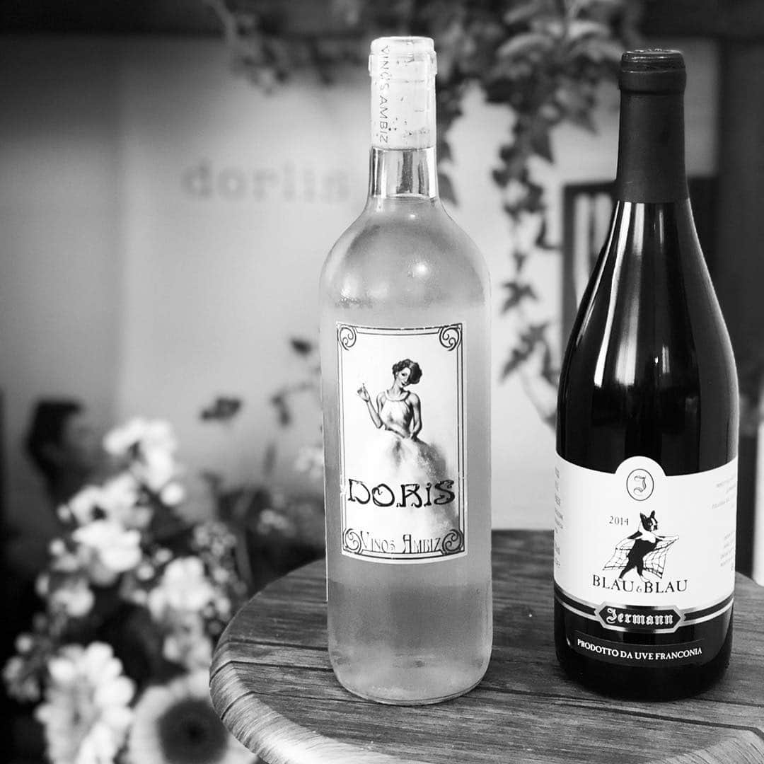 dorlisさんのインスタグラム写真 - (dorlisInstagram)「ジャケ買い #dorlis #bostonterrier #ボストンテリア #wine #赤ワイン #doris #白ワイン #ラベル可愛い #blau&blau」4月21日 14時11分 - dorlis0223