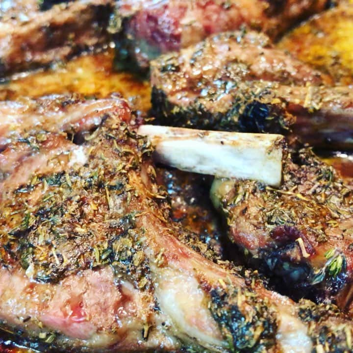 ケリスのインスタグラム：「BITTER HERBS LAMB CHOPS BY me」