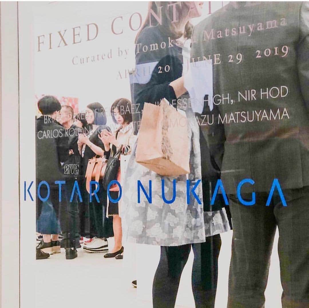松山智一のインスタグラム：「Thanks for the love. The exhibition opening was 🙏🙏🙏🔥🔥🔥 @kotaro_nukaga gallery presents “Fixed Contained “ with @alfredstudio @inkaessenhigh @carlosrolon @fireleibaez @nirhod @tonymatelli @tomokazumatsuyama」
