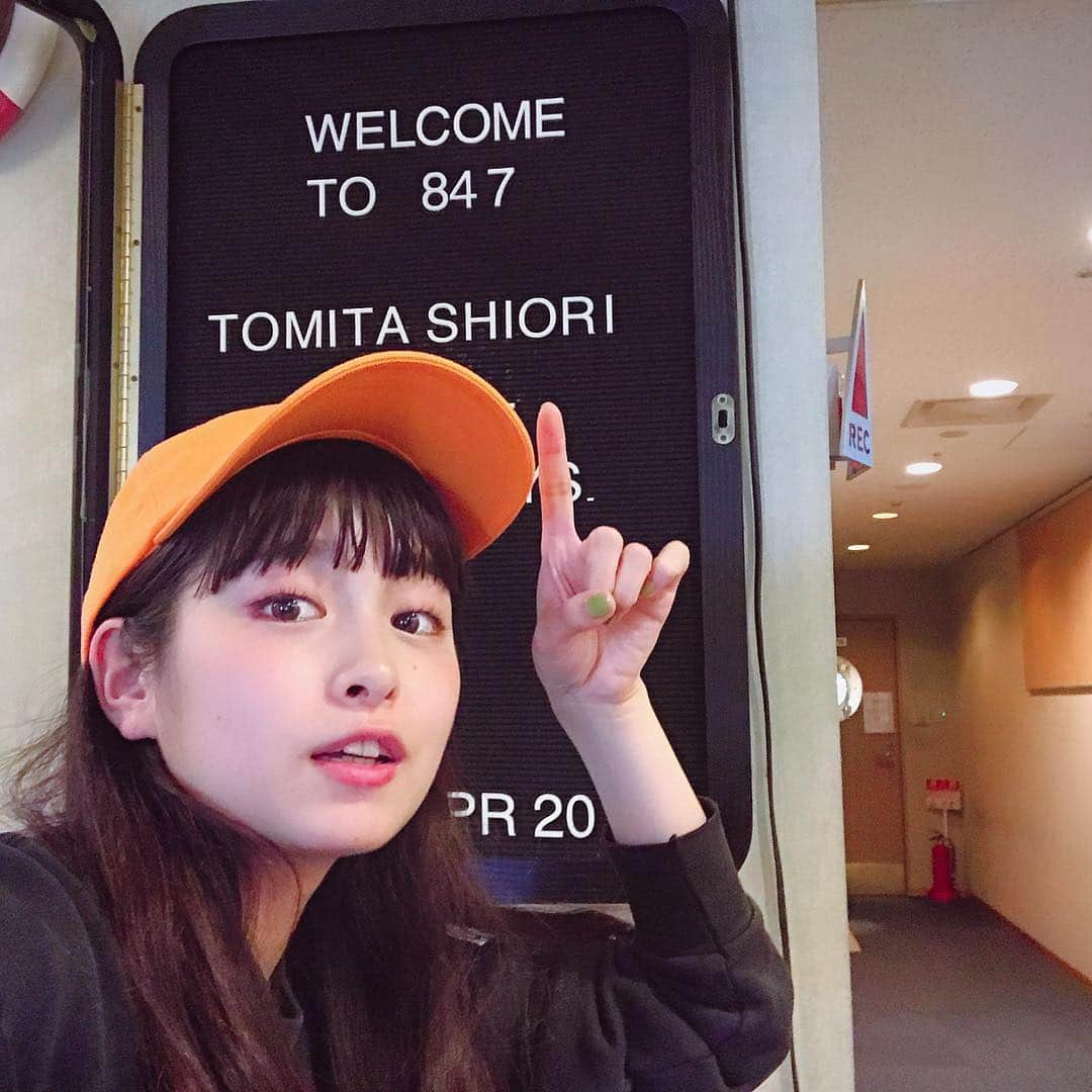 トミタ栞さんのインスタグラム写真 - (トミタ栞Instagram)「#今から生放送 #fmyokohama #ラキミ #ゲスト出演」4月21日 14時34分 - tomita_shiori