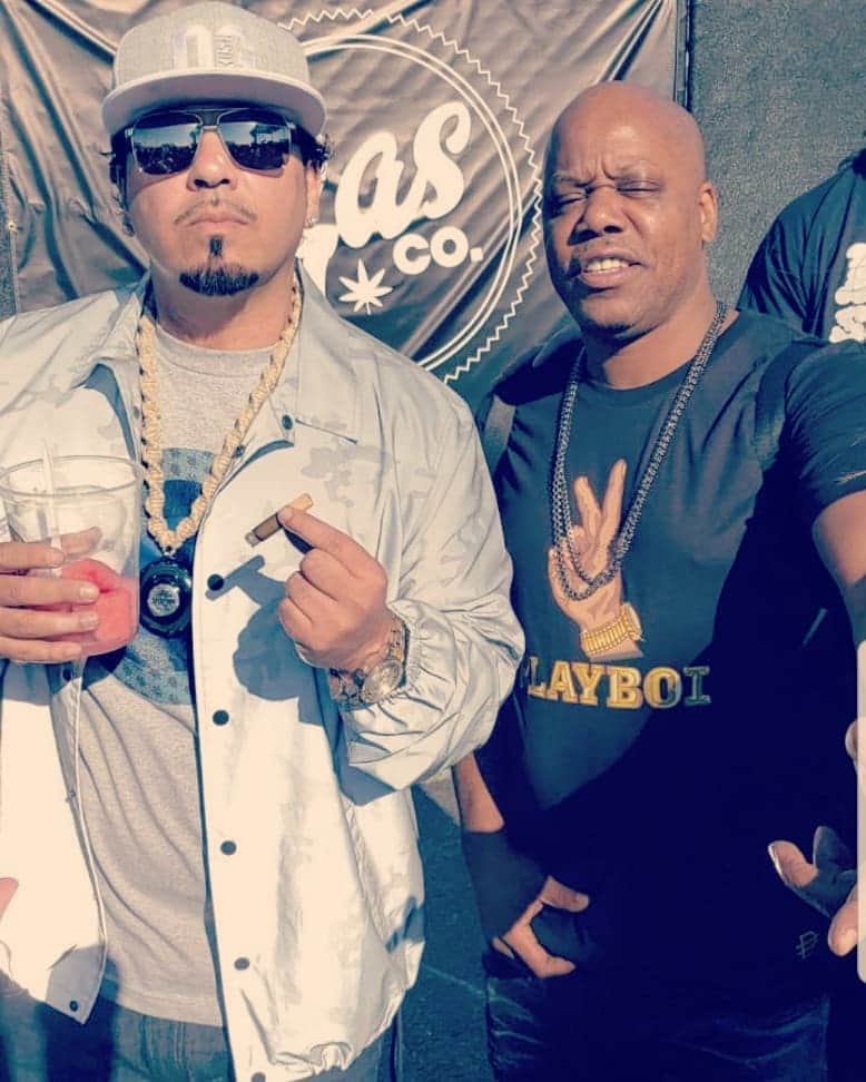 ベイビー・バッシュさんのインスタグラム写真 - (ベイビー・バッシュInstagram)「Bash & Short!! Always a Treat when Playaz Meet!! And Choke on sum Lemon Treez!! #KushStock  @tooshort @kushstockfestival #OrganicPrime #cookiessf @truereligion (What’s his Favorite Word?? Biiaatch!!) 5 Grams widda Bamboo Tip,, @westcoastcannagars」4月21日 14時34分 - babybash