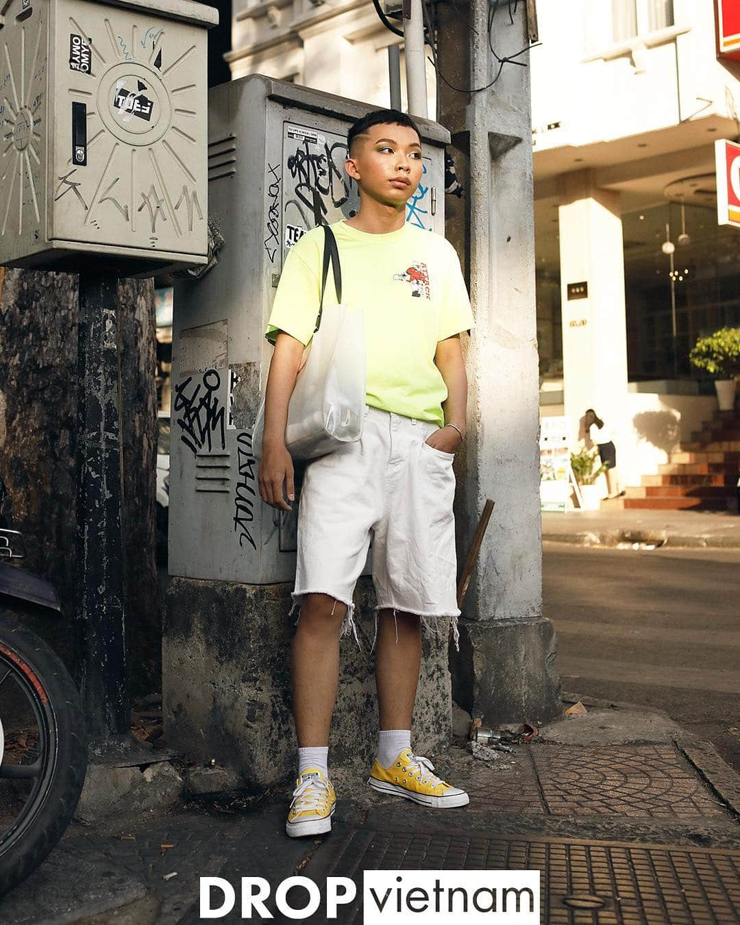 Droptokyoさんのインスタグラム写真 - (DroptokyoInstagram)「VIETNAM STREET STYLE #🇻🇳 @drop_vietnam  #streetstyle#droptokyo#vietnam #streetscene#streetfashion#streetwear#streetculture#fashion#film#filmphotography#hochiminh#hochiminhcity #ベトナム#ホーチミン  Photography: @saeka_adamiss」4月21日 15時53分 - drop_tokyo