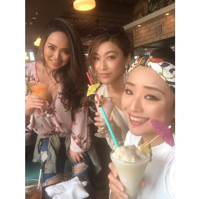 pukkeyさんのインスタグラム写真 - (pukkeyInstagram)「ただの女子会だと思ったら サプライズで お祝いしてくれた🎂💜 嬉しい😭❤️ 大好き❤ありがとう❤️ 似顔絵似てる😆💜 #hawaiian #birthday #thankyou」4月21日 16時00分 - yuuki_pky