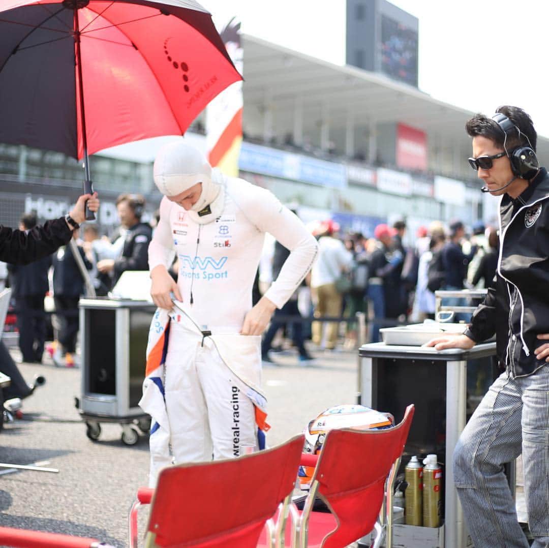 武藤英紀のインスタグラム：「リアルレーシングからSUPER FORMULAにデビューした新人トリスタンのサポートで鈴鹿でした。  #realracing #superformula  #suzukacircuit」
