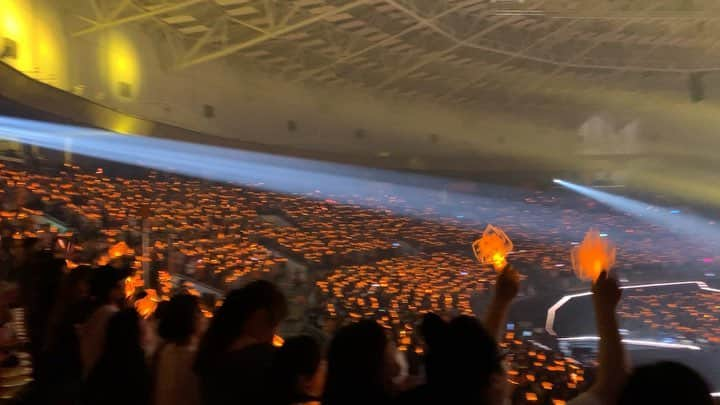 【公式】神話（SHINHWA）のインスタグラム：「. 신화 21주년 콘서트! 마지막 날 공연이 30분 뒤면 시작됩니다❤️ 두근두근! 신화창조 모두 준비되셨죠?😊 . #신화컴퍼니 #신화콘서트 #SHINHWA #신화 #SHINHWA_21ST_CONCERT #CHAPTER4  #에릭 #이민우 #김동완 #신혜성 #전진 #앤디」