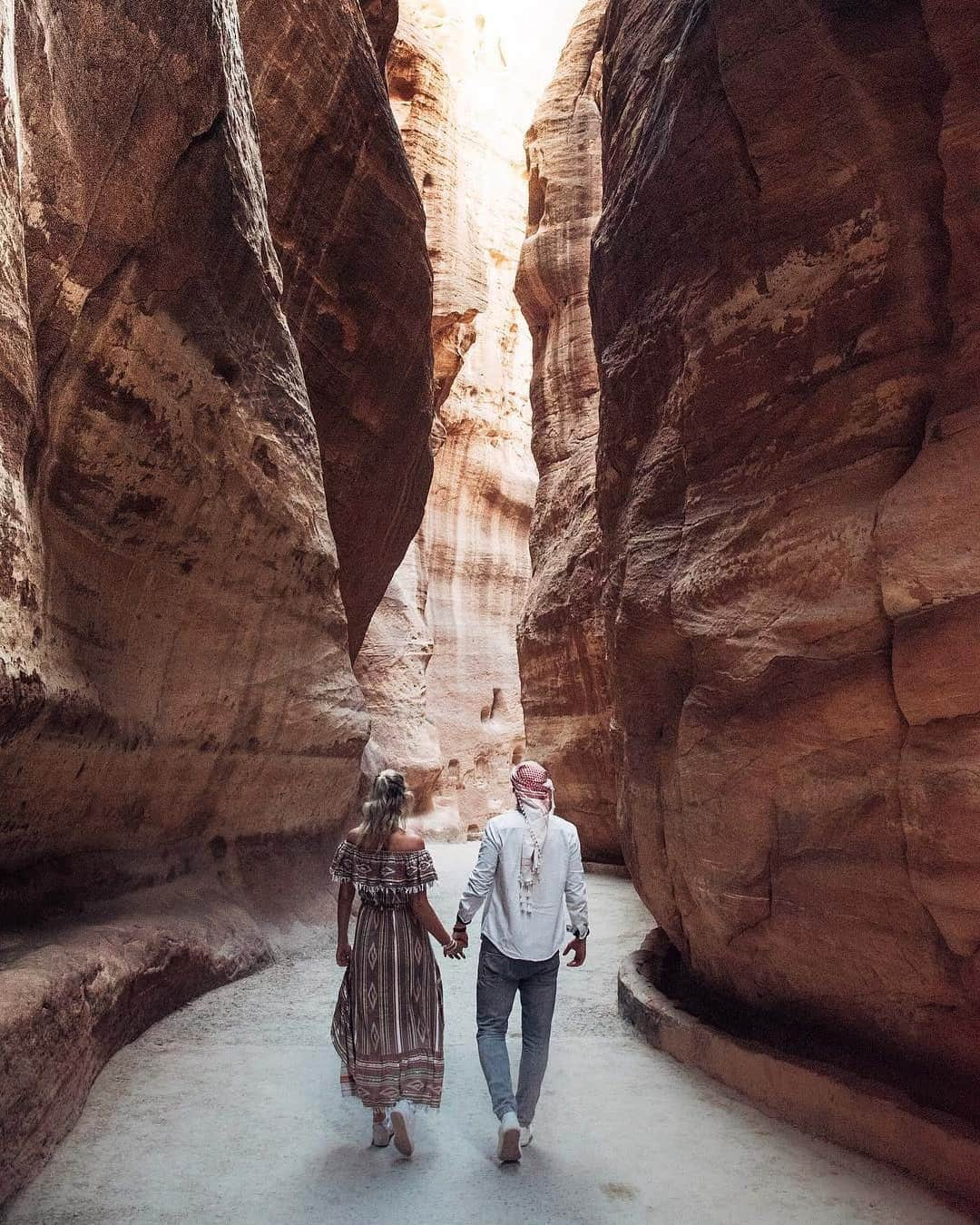 9GAGさんのインスタグラム写真 - (9GAGInstagram)「Whom would you like to discover hidden gems in #Jordan with? Follow @voyaged for more travel ideas! | By @your_passage & @your_passport - #voyaged #9gag」4月21日 16時23分 - 9gag