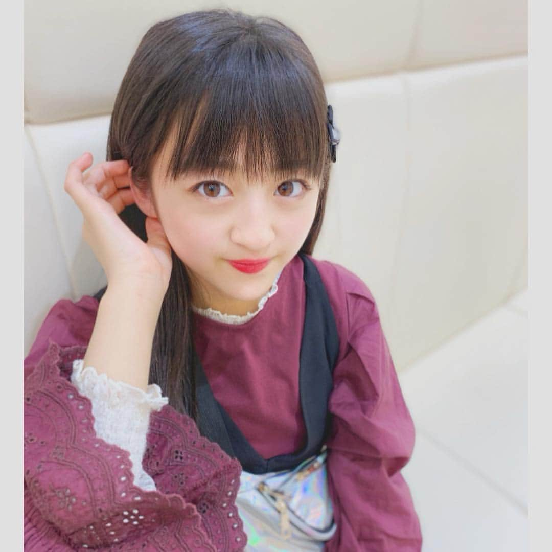 飯田珠璃のインスタグラム：「ご報告です︎︎︎︎︎☺︎ いきなりステーキ🥩さんのCMに只今出演させていただいてます！！ お姉ちゃん役です👧🏻💓 ・ みなさんもぜひ行ってみてください🔅 #いきなりステーキ#CM」