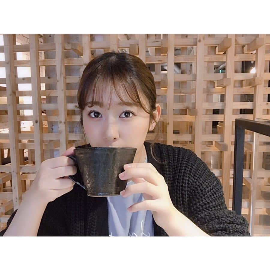 多田愛佳さんのインスタグラム写真 - (多田愛佳Instagram)「韓国旅行〜🇰🇷 . 明洞にある @osulloc_official で休憩😊 めちゃめちゃ美味しい紅茶を見つけて、思わず買っちゃいました🤤💕💕 ちょっと高めだけど、超タイプの香りと味で◎💕 お家で飲むの楽しみぃ〜(^^) . イートインでは、ほうじ茶ラテとグリーンティチーズティラミスを食べたよ！！ . . #韓国旅行 #明洞カフェ #오설록 #카페 #맛있는거」4月21日 17時04分 - lovetannnnnn