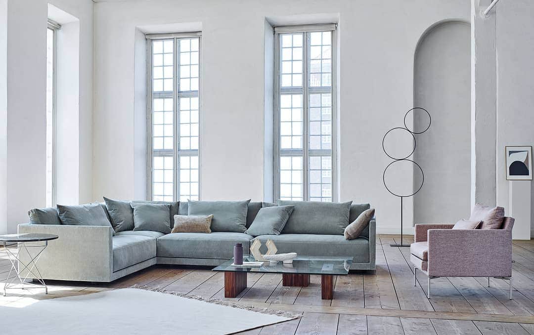 eilersenさんのインスタグラム写真 - (eilersenInstagram)「The Drop sofa in green, is ...