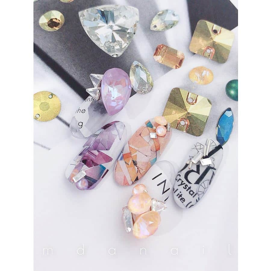 Mayu Ogawaさんのインスタグラム写真 - (Mayu OgawaInstagram)「beautiful swarovski  CRYSTAL INNOVATION s/s 2020  @swarovski  @swarovskiforprofessionals  @swarovski.createyourstyle  私なりのコレクション ① - ・crystal lagnua delite ・crystal peach delite ・crystal lavender delite ・crystal ocean delite ・crystal peach delite ・crystal sunshine delite  my new collection of a swarovski's new series. pt.1  using 'delite' series  #swarovski  #crystal #2020series  #mycollection  #スワロフスキー #2020新色 #春夏  #mda #mdanail #私なりのコレクションシリーズ #デコレーション  #nails #nailart #decoration」4月21日 17時15分 - m_d_a