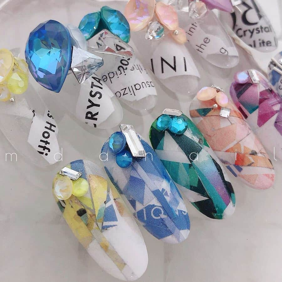 Mayu Ogawaさんのインスタグラム写真 - (Mayu OgawaInstagram)「beautiful swarovski  CRYSTAL INNOVATION s/s 2020  @swarovski  @swarovskiforprofessionals  @swarovski.createyourstyle  私なりのコレクション ① - ・crystal lagnua delite ・crystal peach delite ・crystal lavender delite ・crystal ocean delite ・crystal peach delite ・crystal sunshine delite  my new collection of a swarovski's new series. pt.1  using 'delite' series  #swarovski  #crystal #2020series  #mycollection  #スワロフスキー #2020新色 #春夏  #mda #mdanail #私なりのコレクションシリーズ #デコレーション  #nails #nailart #decoration」4月21日 17時15分 - m_d_a