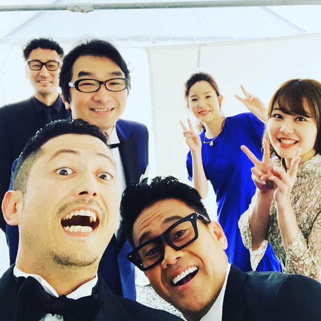 池田鉄洋さんのインスタグラム写真 - (池田鉄洋Instagram)「レッドカーペット直前。ステキな共演者と。  #ヤウンペを探せ」4月21日 17時25分 - ikedatetsuhiro