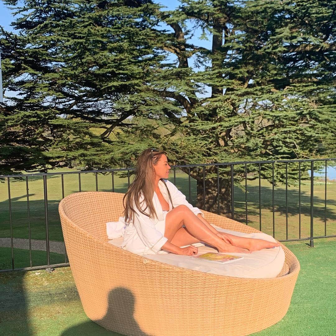 Jessica Wrightさんのインスタグラム写真 - (Jessica WrightInstagram)「Happy Easter 🐣 @champneysspas glorious stay at the deluxe suite in the forest mere champneys with a full body massage , healthy food, & lots of respite ✨ feeling refreshed & happy 💖」4月21日 17時56分 - jesswright77