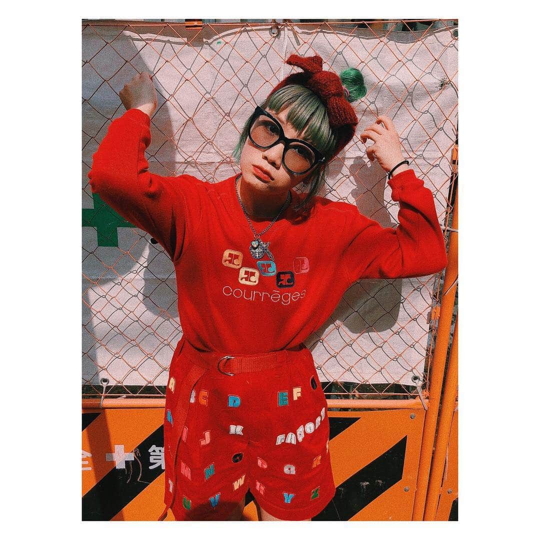 KARIN さんのインスタグラム写真 - (KARIN Instagram)「❤️❤️❤️ 赤い服着るとどうしても苺🍓  #courreges」4月21日 17時59分 - karin.tempurakidz