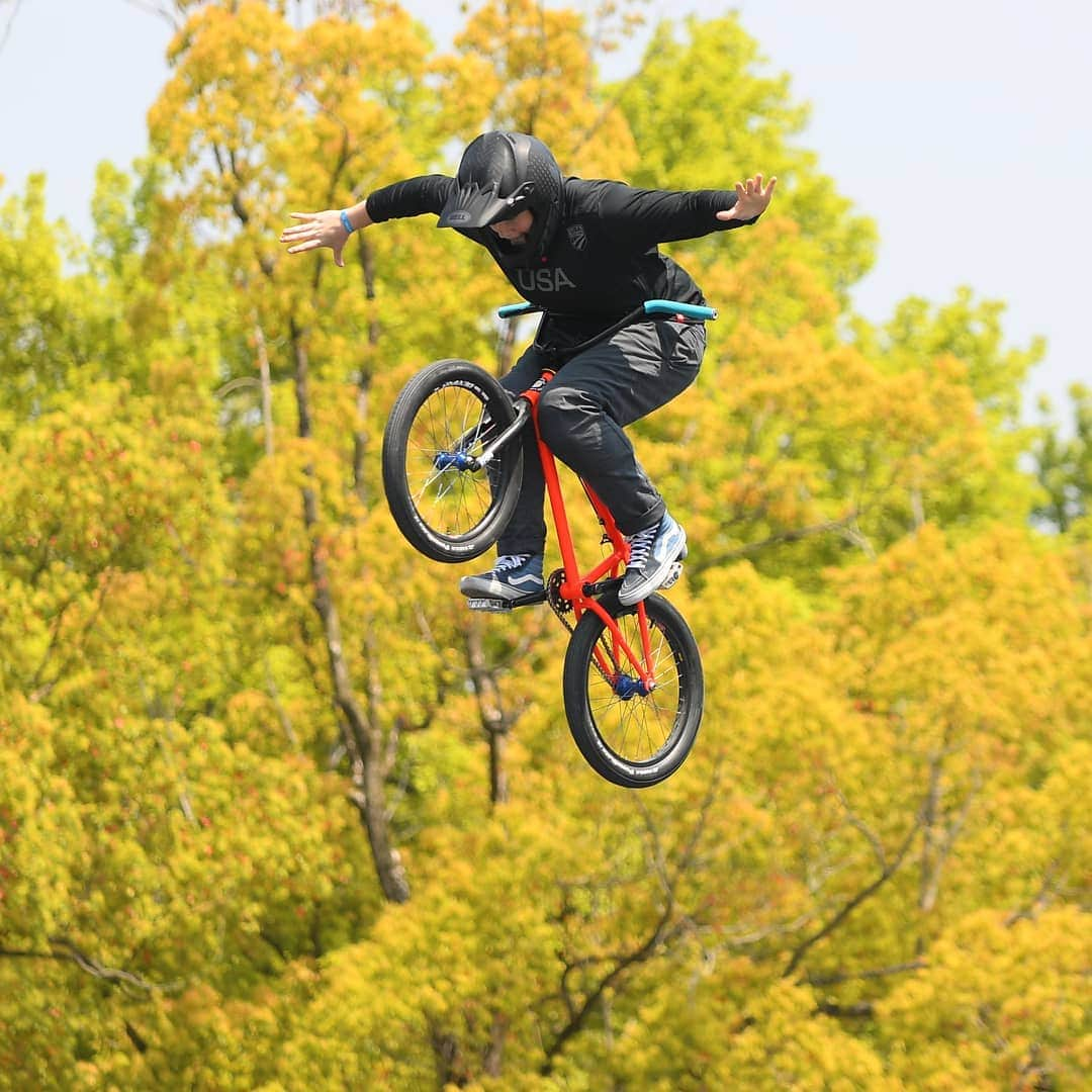 オリンピックチャンネルさんのインスタグラム写真 - (オリンピックチャンネルInstagram)「Defying gravity! Hannah Roberts crashed in her first run of the BMX Freestyle Park World Cup Women Final in Hiroshima, but came back to win gold after an amazing second run. 🥇🚴‍♀️ #FISEHiroshima」4月21日 18時13分 - olympicchannel_x