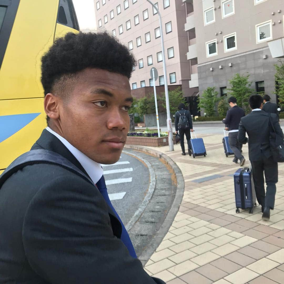 森勇人さんのインスタグラム写真 - (森勇人Instagram)「今日で24歳になりました！ 水戸ホーリーホックでの初出場も一緒になって最高です！ 次はホームで出れるように頑張ります！ #前泊のホテルでケーキ出してくれました #試合後の写真 #細さんキャプテンマークありがとうございます #バースデーゴールは来年以降に #最後に同期のツーショット #ひろナイッシュー #ボニはツーショットないからピンを2枚 #帰るまでが遠征 #名古屋は通過して水戸に帰ります #毎日コツコツ  #明日もがんばろう」4月21日 18時31分 - yuto.m___27