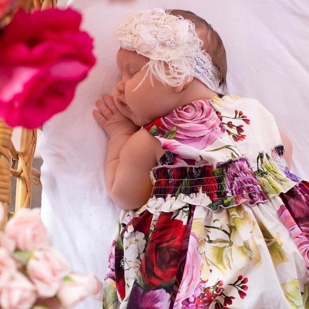 People Magazineさんのインスタグラム写真 - (People MagazineInstagram)「Jessica Simpson's daughter, Birdie Mae Johnson, made the cutest Easter debut in her adorable Sunday dress! And she matched with her big sister, Maxwell Drew. 😍| #Regram @jessicasimpson」4月22日 4時18分 - people