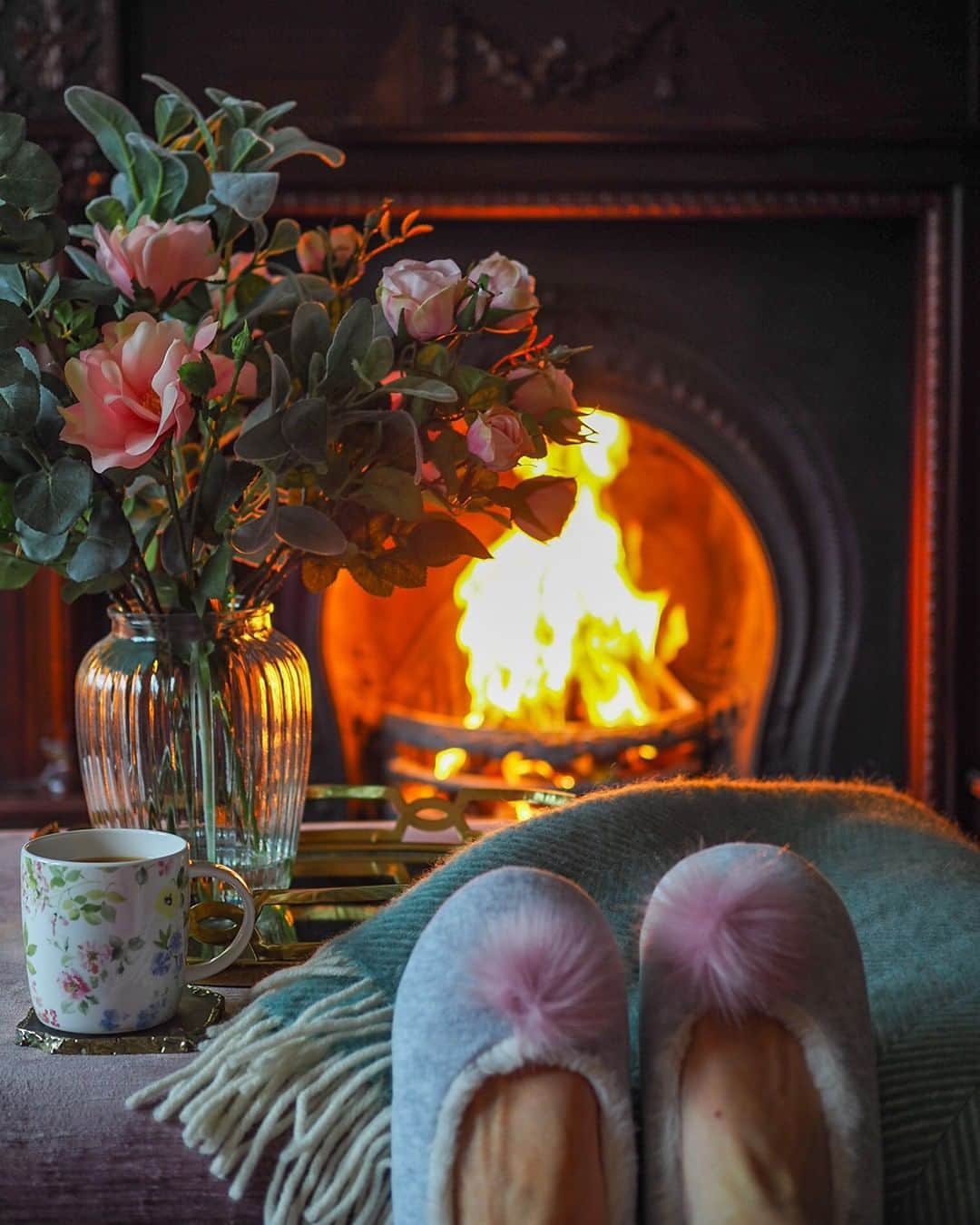 ローラアシュレイのインスタグラム：「Evening, it’s @all.thats.pretty signing out from my @LauraAshley take over 💁❤️! Our family dinner is over, the house is almost back to normal and I’m putting the feet up and indulging in the leftover cupcakes! Thank you so much for having me, it’s been lovely! I hope you guys had a wonderful Easter 🐣🌸🙌🏻」