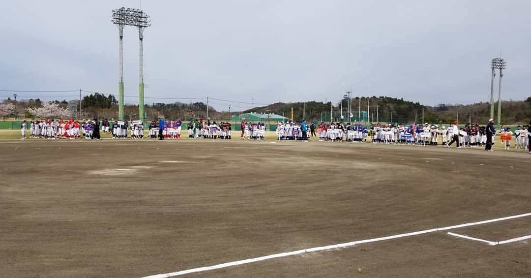 聖澤諒さんのインスタグラム写真 - (聖澤諒Instagram)「本日は少年野球大会のため東松島にいってきました♪ 開会式で子供達に激励させて頂きました！ 35チーム参加と大きな大会でしたが、みんなチームがひとつになって戦っている姿が印象的でした(^_^) #東松島 #楽天イーグルス #背番号お披露目 #違和感（笑） #似合ってますかね？笑 #23 #10」4月21日 20時18分 - ryo_hijirisawa23