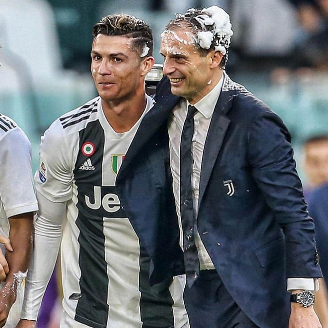 ポール・ポグバさんのインスタグラム写真 - (ポール・ポグバInstagram)「@cristiano 🏆❤️ #Juve  MIL POR CIENTO」4月21日 20時52分 - juvefanpage