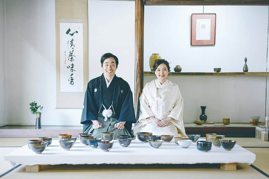 keiのインスタグラム：「Fukuoka - Japan . . #wedding #portrait #familyhome . . #weddingphotography #tokyocameraclub #igersjp #daily_photo_jpn #ig_phos #japan_daytime_view #photo_jpn #canon_photos #good_portraits_world #japanesestyle #wedding #lovers_nippon_portrait #ig_japan #instagramjapan #jp_portrait部 #空 #桜 #写真好きな人と繋がりたい #写真撮ってる人と繋がりたい #チェリフォト #和装婚礼 #ポートレート #前撮り #カップルフォト #ウエディング  #柳瀬本窯元 #小石原焼」