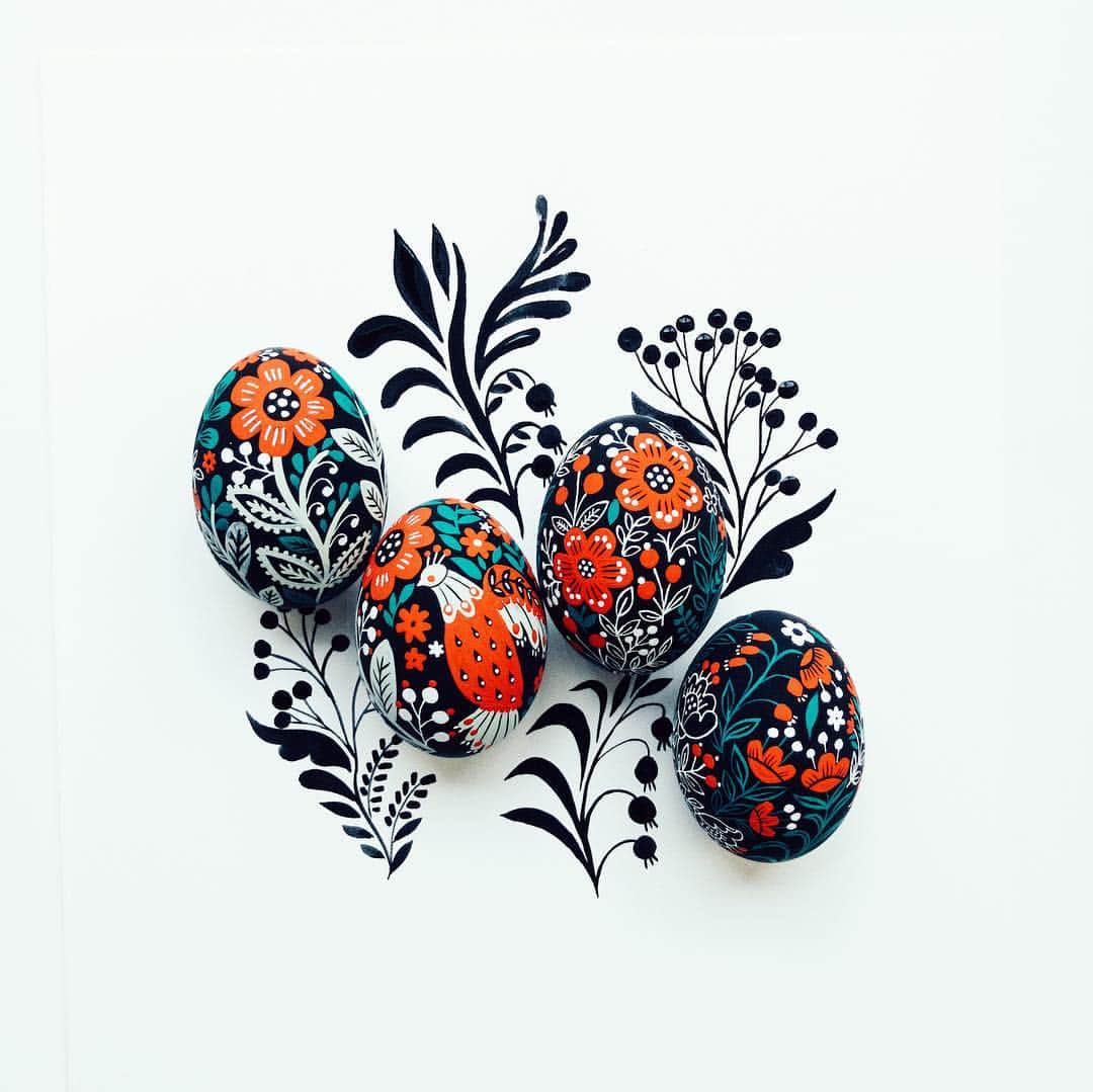Dinara Mirtalipovaのインスタグラム：「Happy Easter to all🌿 For those who is interested, Easter Eggs 2019 will be listed today at 11:00 am est. www.mirdinara.com/eggs #mirdinaraeggs」