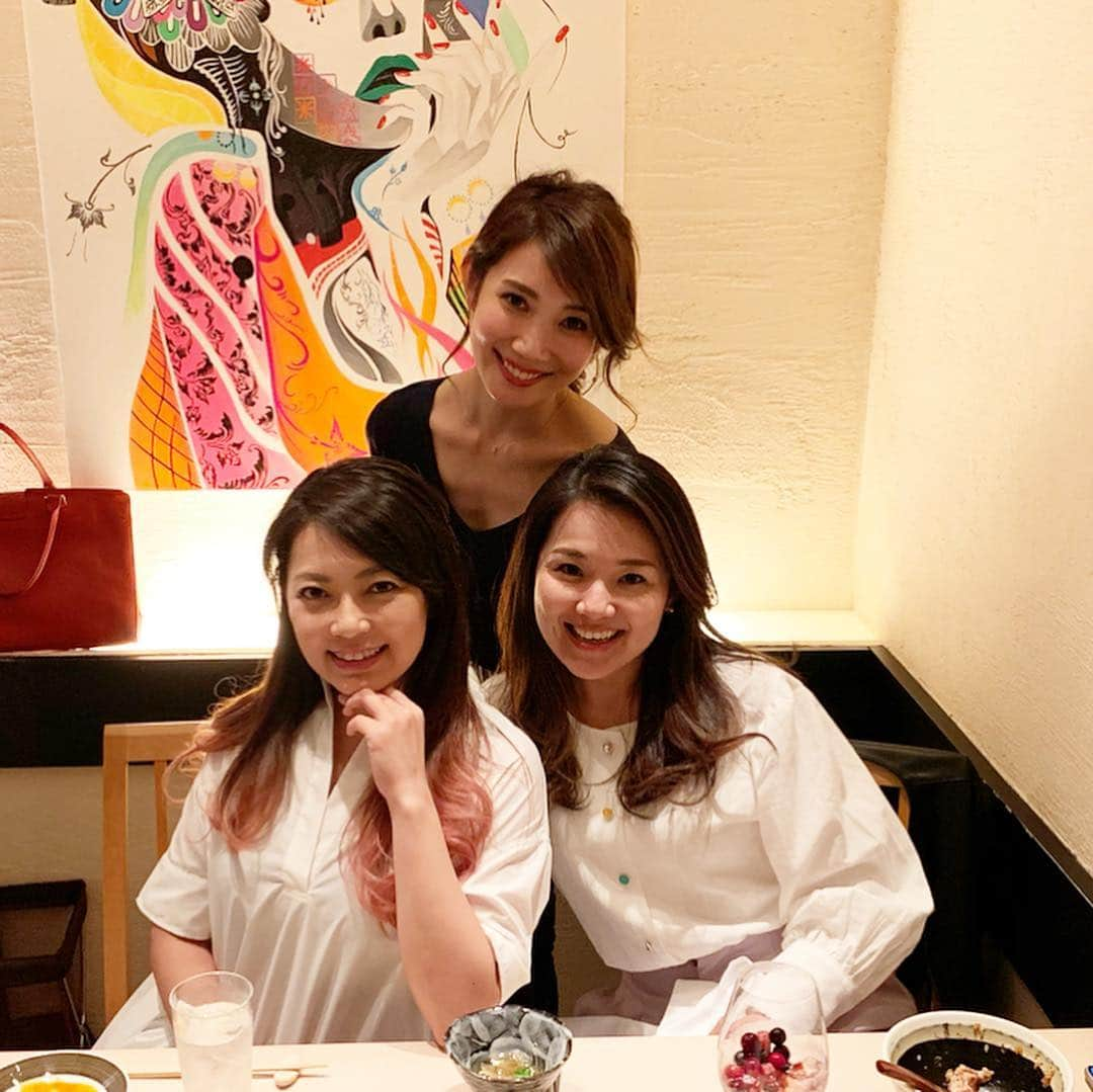 吉田美紀さんのインスタグラム写真 - (吉田美紀Instagram)「・ 念願叶って♡ やっと予定をあわせられたぁー！！ ・ キャリアウーマン @takakohachiman  ピアニスト @yuko_lessoeursnakamura ・ 才女ふたりと😍 ・ ゆるめな雰囲気とサバサバ感がたまらない人達♡ ・ 楽しかった♡ また集まろ^ ^ ・ #friends #dinner #お友達 #才女 #楽しみ にしていた会 #やっと #開催 #同い年 #w成人式 以来♡」4月21日 21時34分 - miki__yoshida