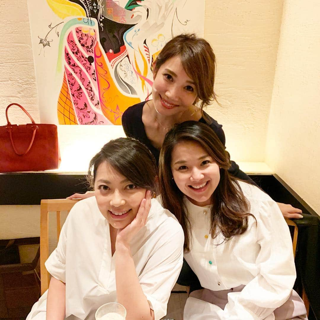 吉田美紀さんのインスタグラム写真 - (吉田美紀Instagram)「・ 念願叶って♡ やっと予定をあわせられたぁー！！ ・ キャリアウーマン @takakohachiman  ピアニスト @yuko_lessoeursnakamura ・ 才女ふたりと😍 ・ ゆるめな雰囲気とサバサバ感がたまらない人達♡ ・ 楽しかった♡ また集まろ^ ^ ・ #friends #dinner #お友達 #才女 #楽しみ にしていた会 #やっと #開催 #同い年 #w成人式 以来♡」4月21日 21時34分 - miki__yoshida