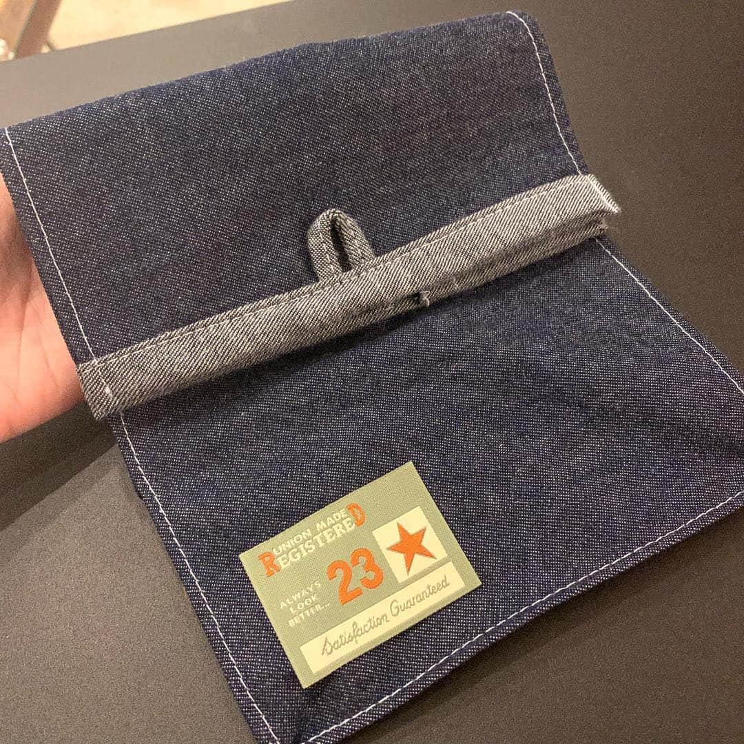 川嵜美佳さんのインスタグラム写真 - (川嵜美佳Instagram)「#弁当袋 …気にいるのが見つからなかったので 作ってみた。  突っ込みどころは満載だけど🤣 愛着はたっぷりw  巾着タイプは、裏地をナイロンに。 紙袋タイプは、自立を目指してw  #handmade #bento #lunchboxcase #tokyo #japan」4月21日 21時42分 - mika_kawasaki