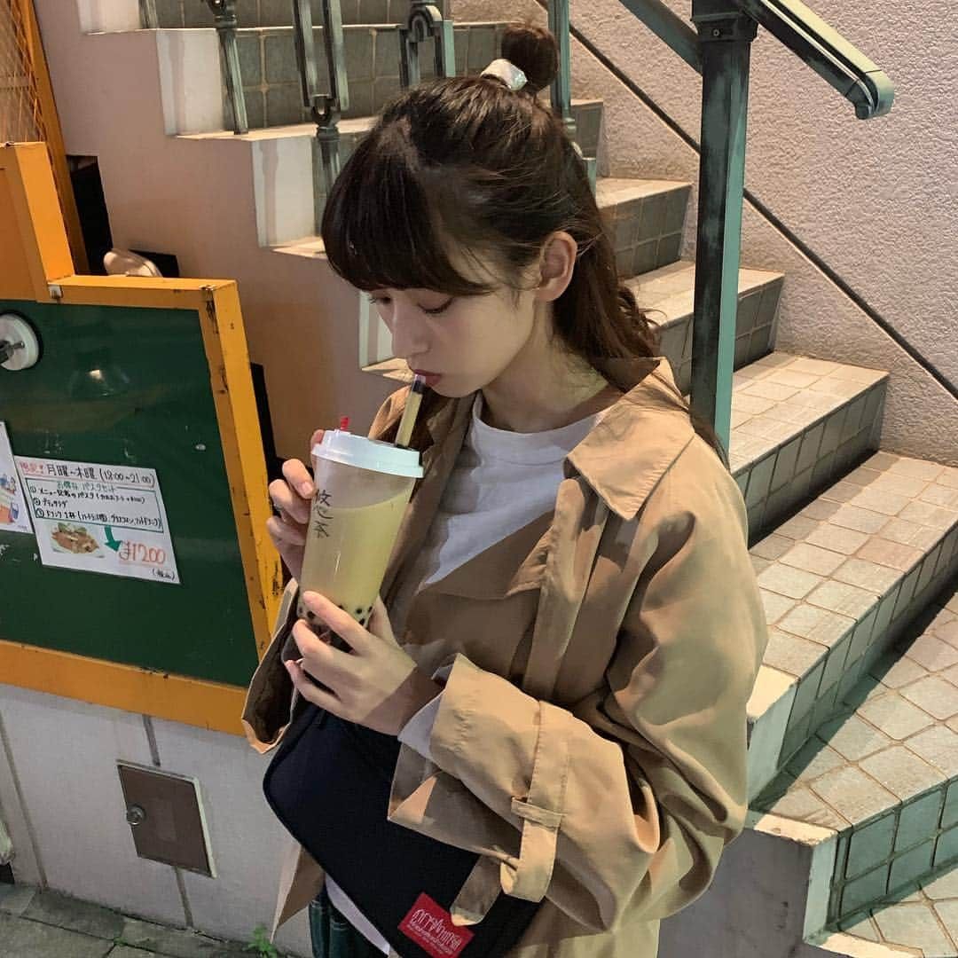 駒形咲希のインスタグラム：「❤︎ . . . 今日はタピオカ2件行きました🥤 タピオカだけでお腹いっぱいです🤣 . . . #モデル #黒髪 #タピオカ #タピオカミルクティー #黒糖タピオカ #食べ歩き #飲み歩き #新宿 #甘党 #タピオカ巡り #ディスカバリーネクスト #manhattanportage #model #girl #me #tokyo #japan #photo #camera #pic #picture #holiday #vacation #travel #trip #instago #shopping」