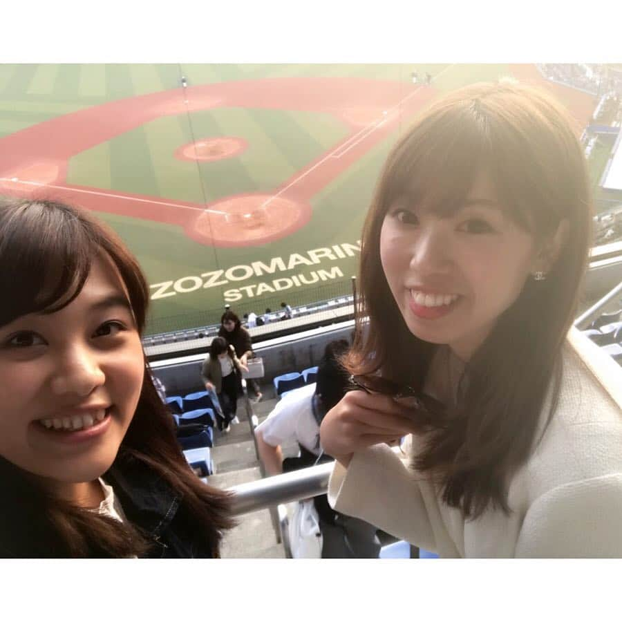 西村志野さんのインスタグラム写真 - (西村志野Instagram)「＊ 今日はZOZOマリンスタジアムへ！ ロッテ-日本ハムを観てきました⚾️💕 ＊ ファイターズ、どきどきしましたが 本当に勝ってよかった〜！！！😂✨ 5割復帰、有原投手3勝目⚾️✨ ホーム、札幌でさらに勢いづきますように😆 ＊ 今季プロ野球の公式戦の観戦は今日が初めて(o^^o) 今年も球場チーム問わず たくさん観戦にも行きたいなあ♡ ＊ #lovefighters #chibalotte #野球好き #プロ野球 #baseball #⚾️ #北海道日本ハムファイターズ  #千葉ロッテマリーンズ  #zozoマリンスタジアム  #この時期の球場気持ちいいなあ」4月21日 22時14分 - shinonishimura_